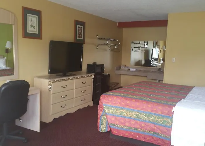 Motel Economy & *